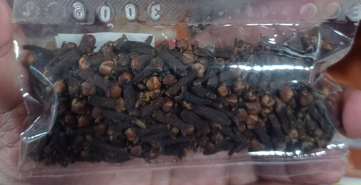Cengkeh (Indonesian Clove) Syzygium aromaticum