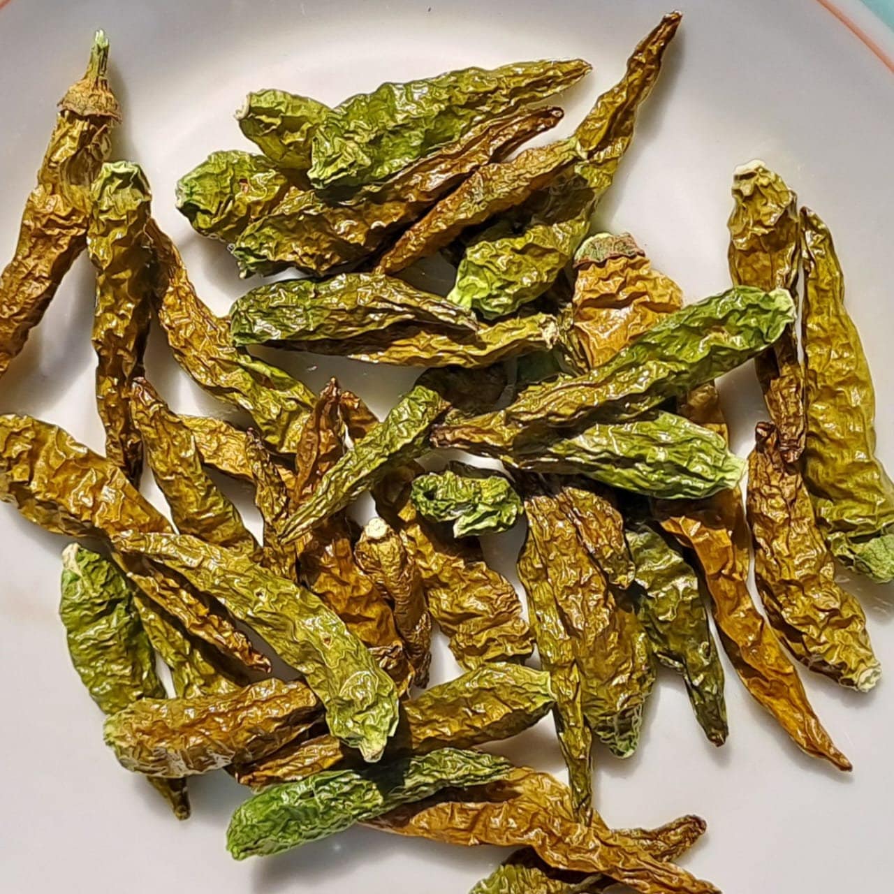 Cabai Rawit Hijau - Green Ceyenne Pepper (Capsicum frutescens L). (Dried and Powder)