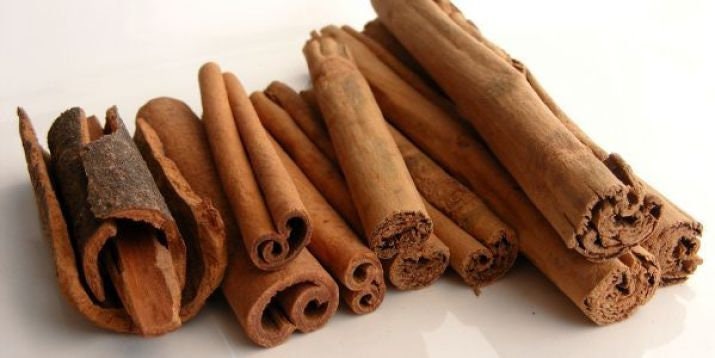 Kayu Masoyi / Masohi - Cryptocarya massoia (Oken) Kosterm (Dried and Powder)